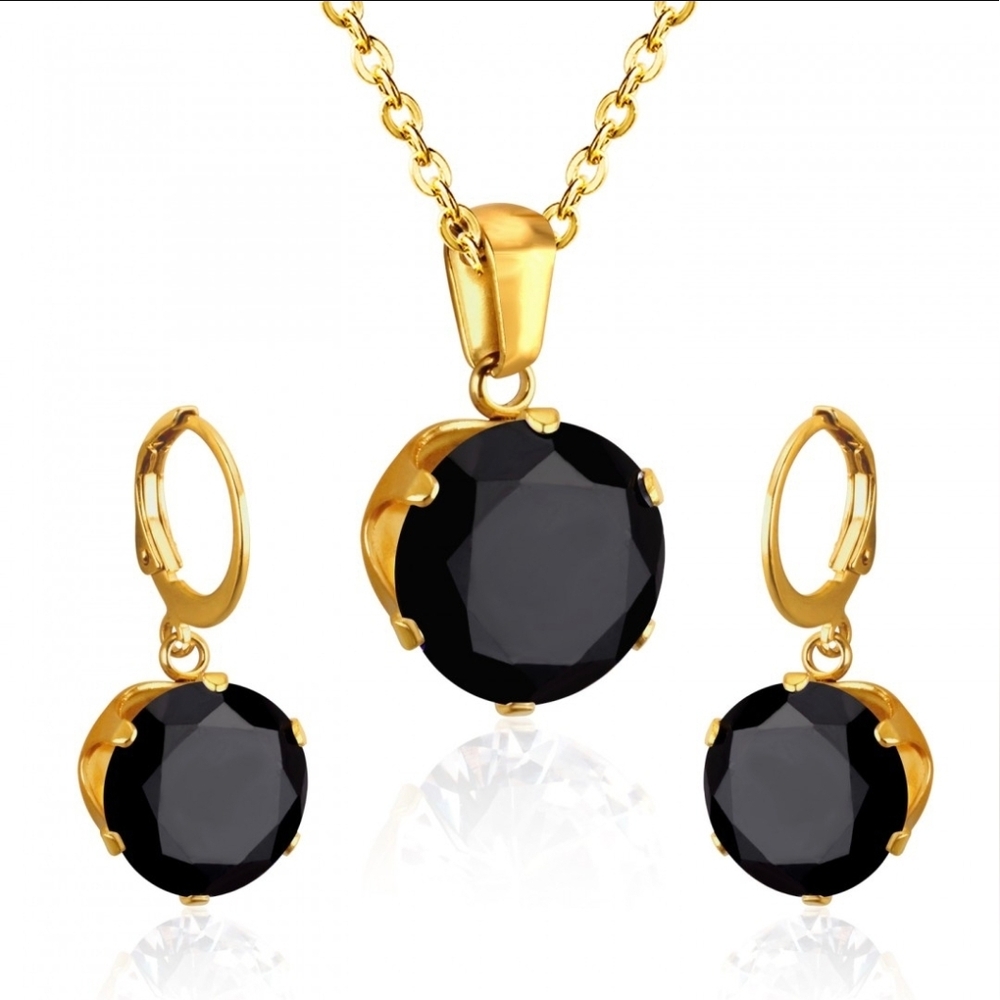 18K Gold and Black Jewelry Set